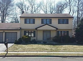 12 Anna Ln, Edison, NJ 08820