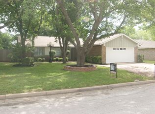 405 Rim Rock Dr, Fort Worth, TX 76108