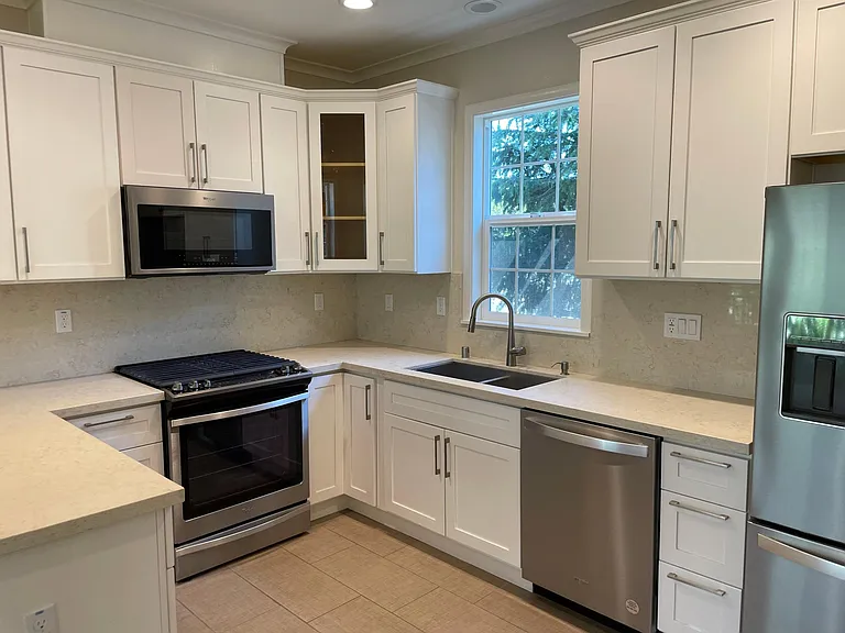 2210 Ida Dr — Photo 10