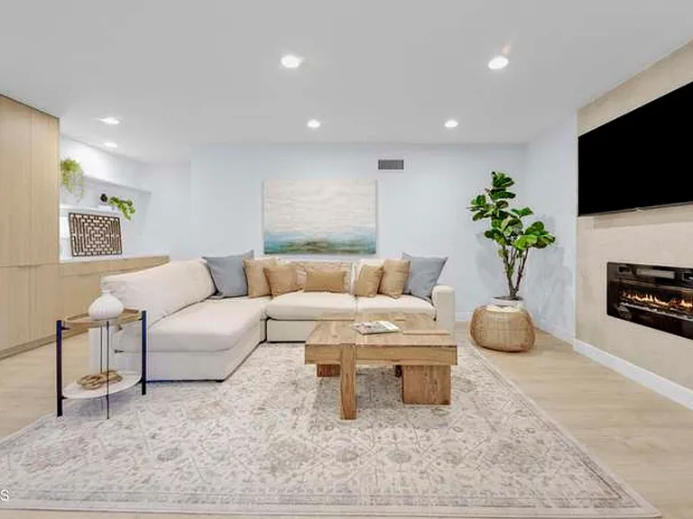 2109 Young Ave — Photo 22