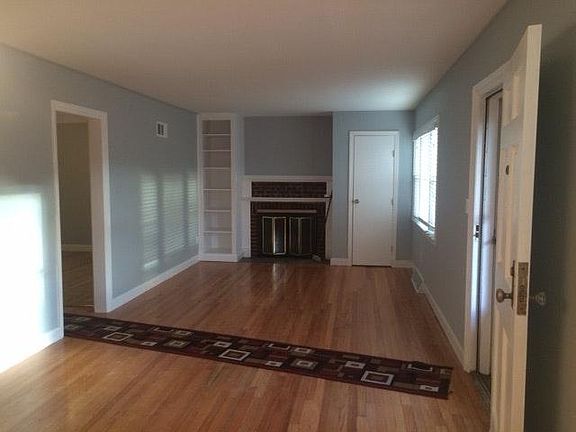 4th image of 100 Van Brunt St