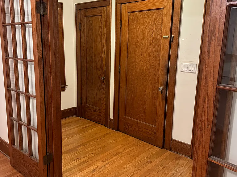 554-556 Whittier Ave #2 — Photo 8