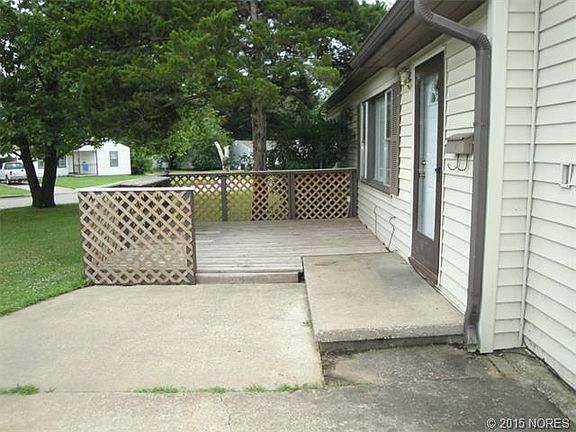 3rd image of 207 S Cherokee Ave