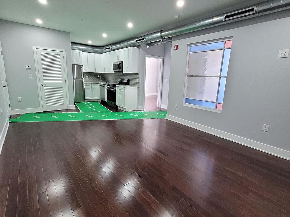 1st image of 304 Richmond St #6