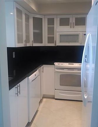 5th image of 1200 West Ave APT 1508