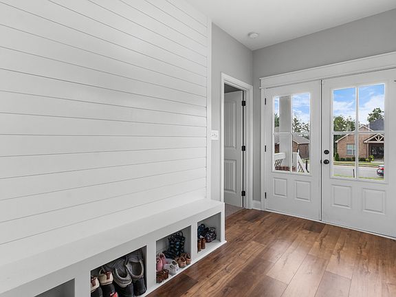 3rd image of 1486 Hereford Blvd