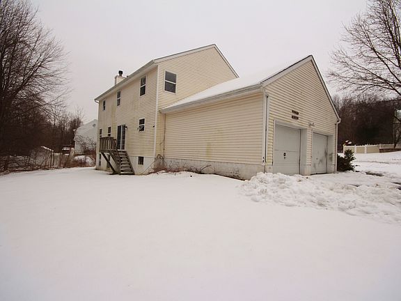 3rd image of 7 Ramblewood Dr