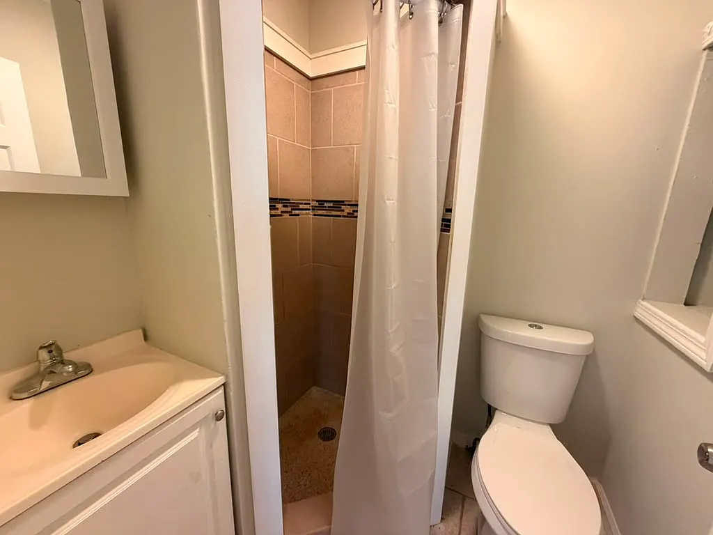 2 bed, $1,625 — Photo 4