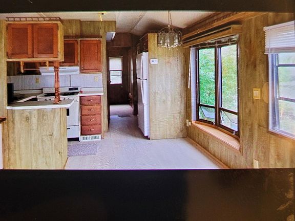 2nd image of 6154 Parkway E #1