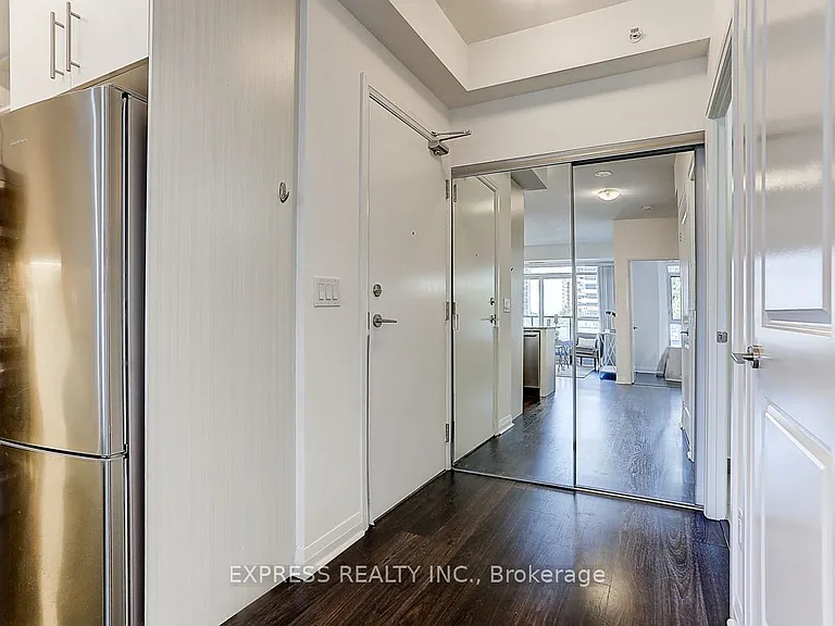 55 Oneida Cres #308 — Photo 5