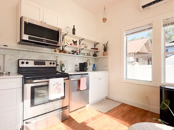 720 10th St N #C, Saint Petersburg, FL 33705