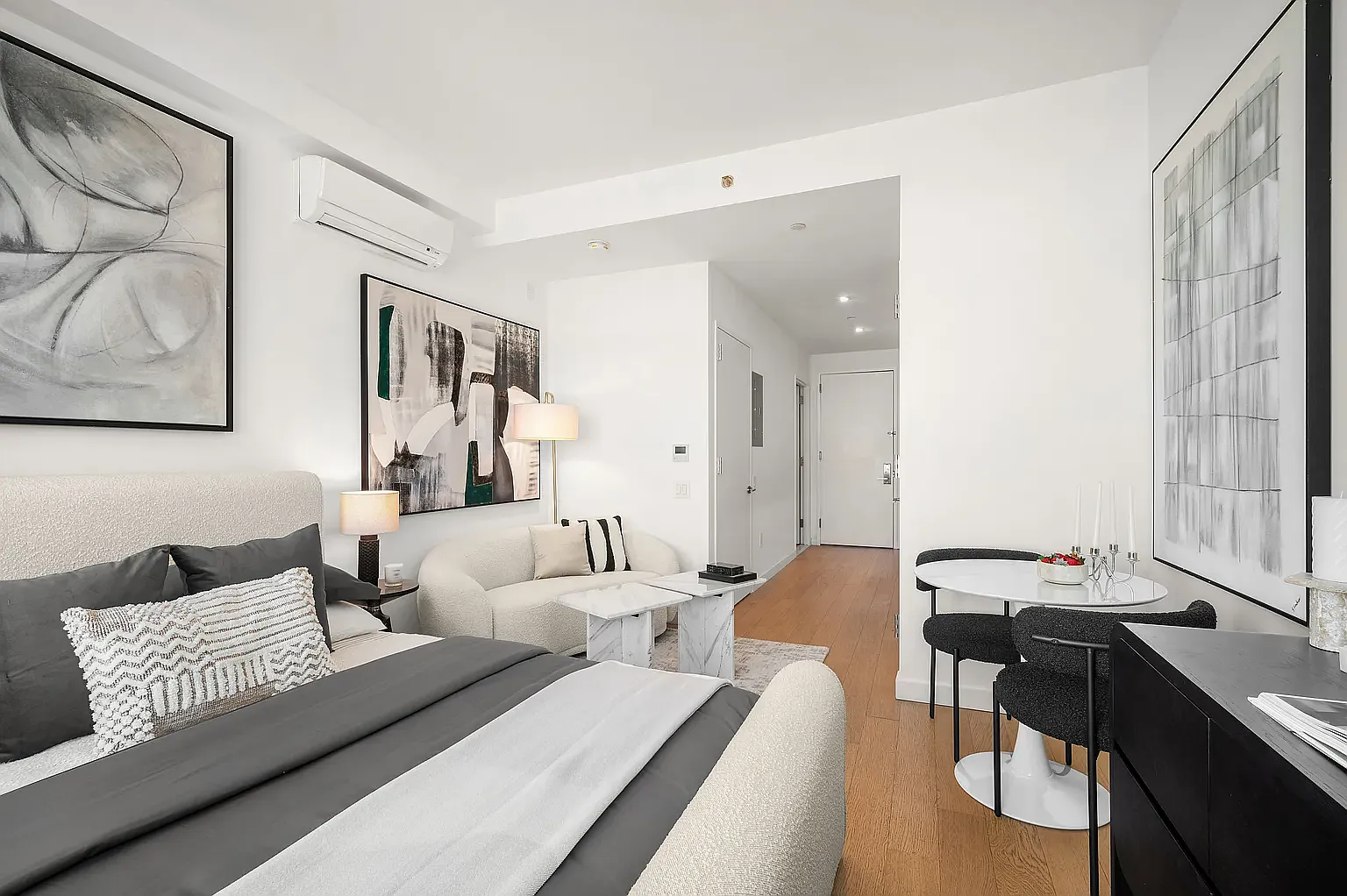 123 Linden Boulevard — Photo 2
