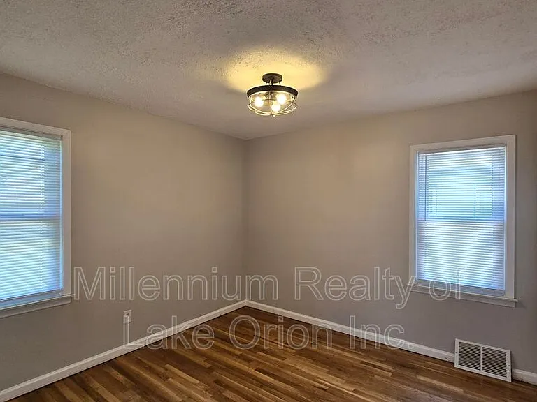 136 W Princeton Ave — Photo 21