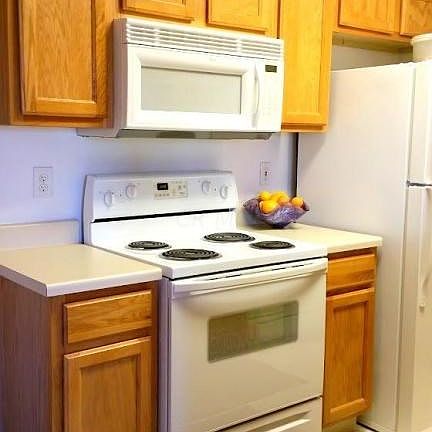 5th image of 4238 Wincove Dr