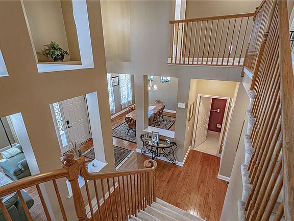 4th image of 875 Garden Ct