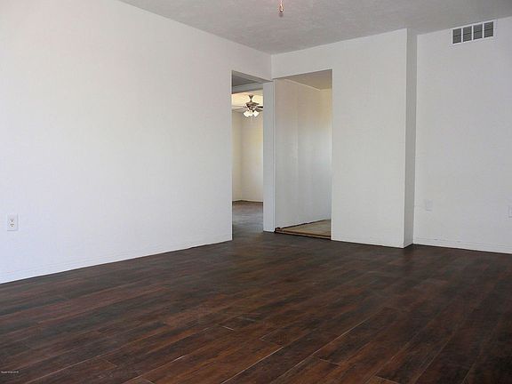 5th image of 1030 Park Dr