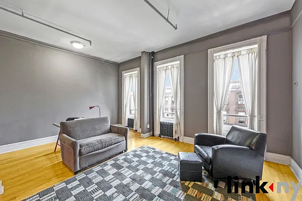Sold by Link NY Realty | media 12