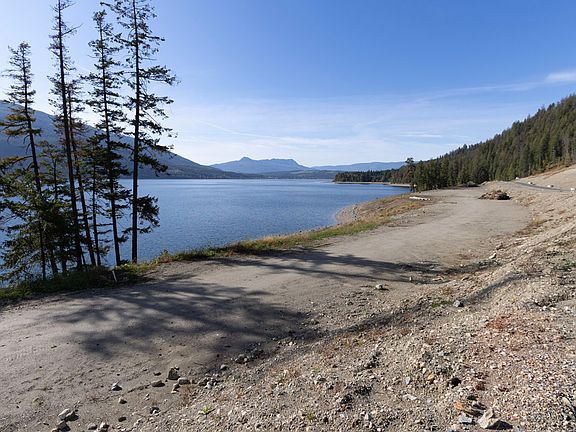 2nd image of 5120 Sunnybrae Canoe Point Rd