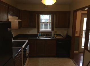 3835 Wakonda Dr, Bettendorf, IA 52722