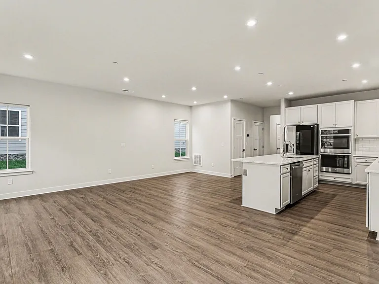 1049 Mountain View Dr — Photo 13