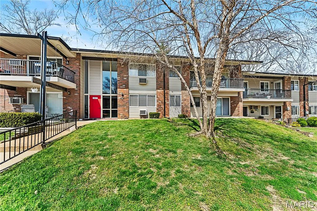 9117 Villaridge Ct APT D photo 1