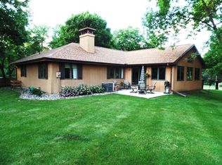 1607 Hidden Valley Dr, Iowa Falls, IA 50126