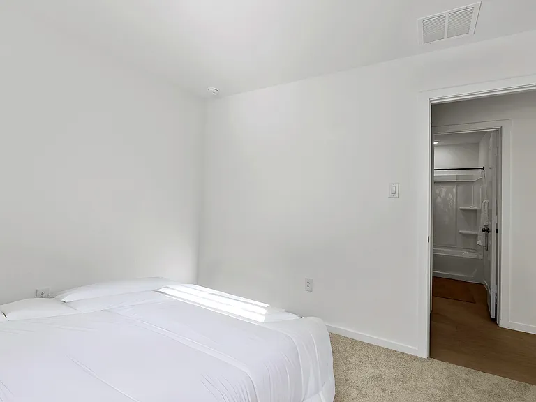 1527 Tiptop Mdw — Photo 17