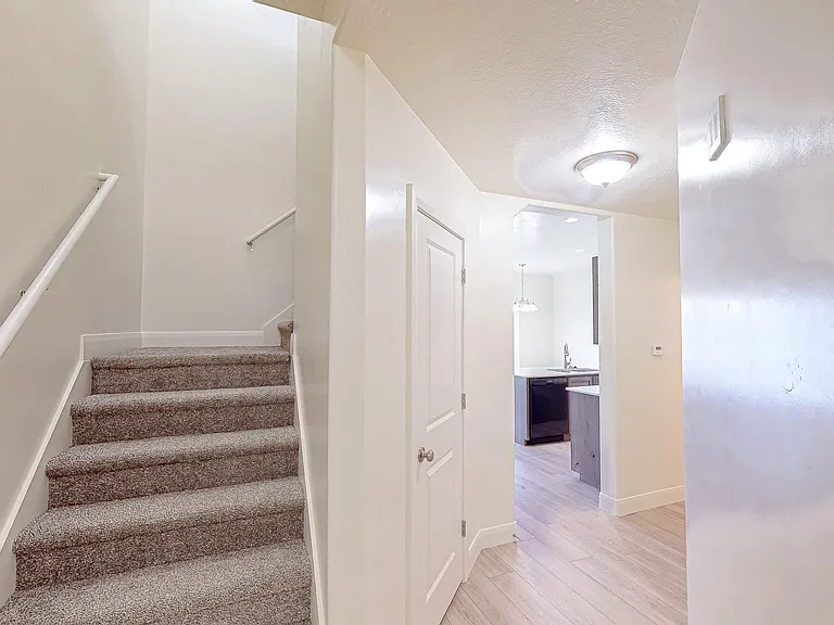 774 Old Fort Dr — Photo 9