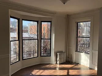 Rented by Avi Realty Manhattan