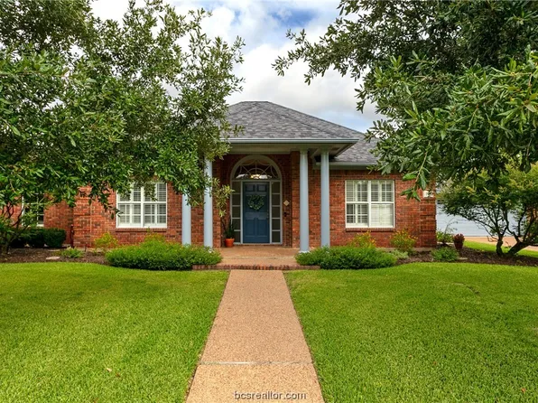 709 Dover Dr, College Station, TX 77845