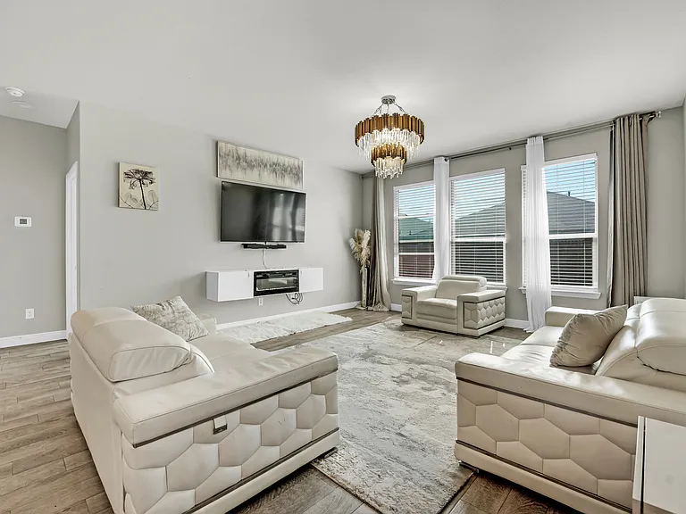1120 Gillespie Dr — Photo 12