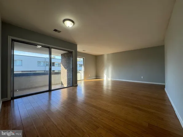 10204 Prince Pl #3308, Upper Marlboro, MD 20774