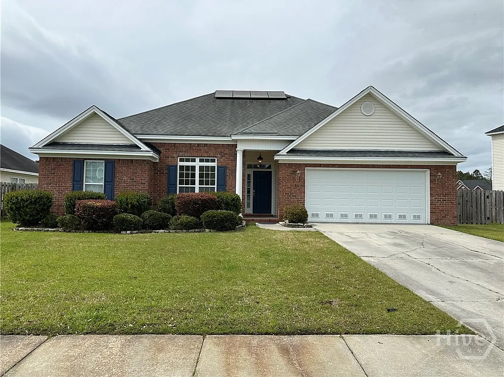 4 bed, 2.0 bath, 2144 sqft, $2,350 — Photo 1