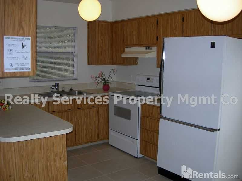 2nd image of 15872 Willoughby Ln