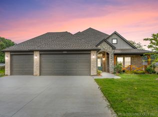 1505 N 72nd St, Broken Arrow, OK 74014