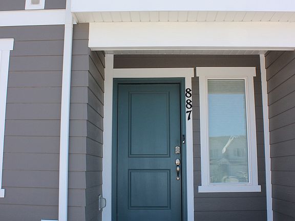 3rd image of 887 E Seaside St #887