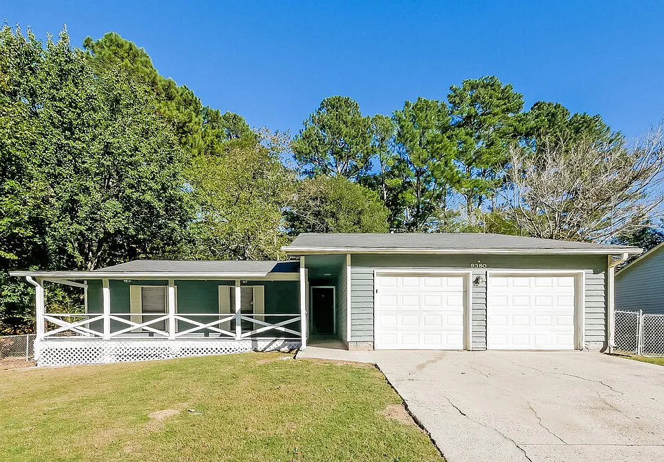 9380 Forest Knoll Dr