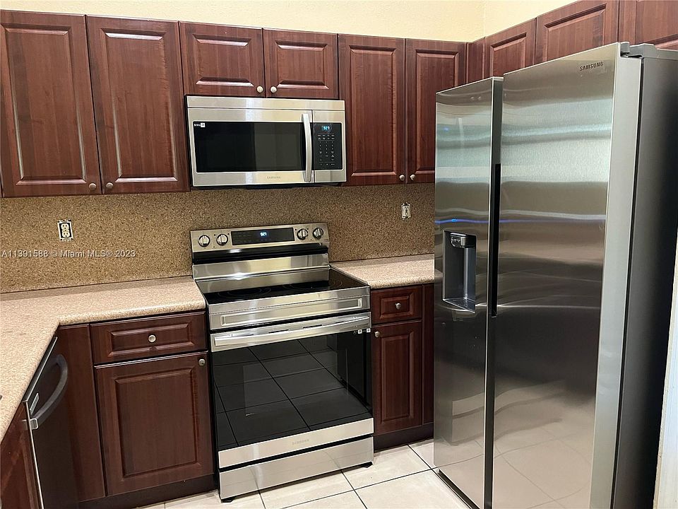 1st image of 2900 SE 17th Ave Unit 201
