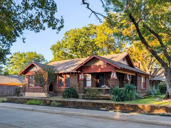 3534 Meadowbrook Dr, Fort Worth, TX 76103