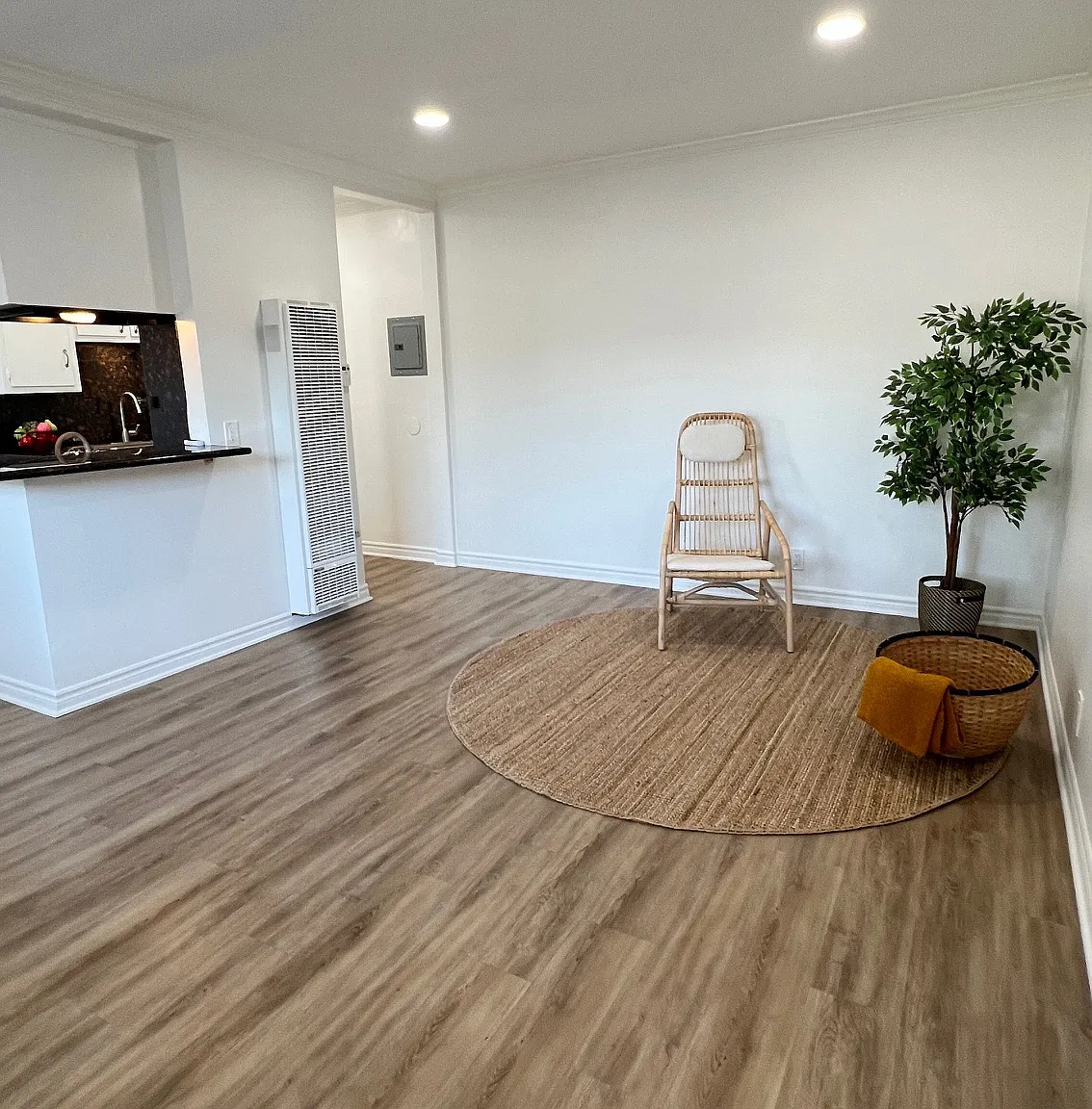 Pinecrest Apartments — Photo 2