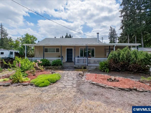 1115 Juniper St, Sweet Home, OR 97386