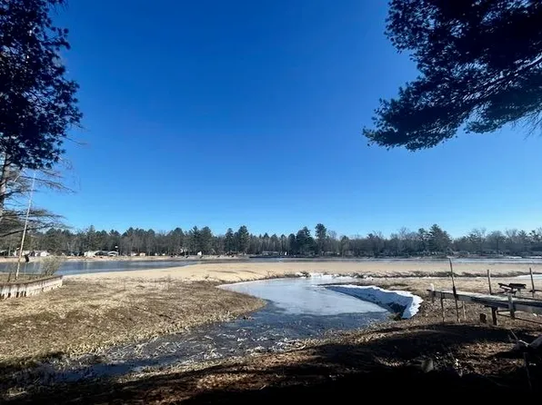 3338 E Pinecrest Dr, Gladwin, MI 48624