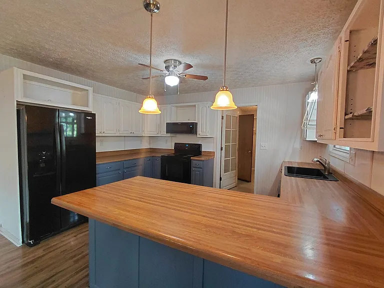 14490 Hilltop Rd — Photo 9
