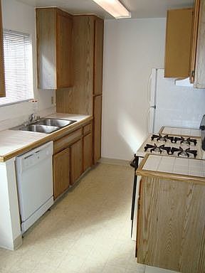 3rd image of 12369 Lakeshore Dr APT 10