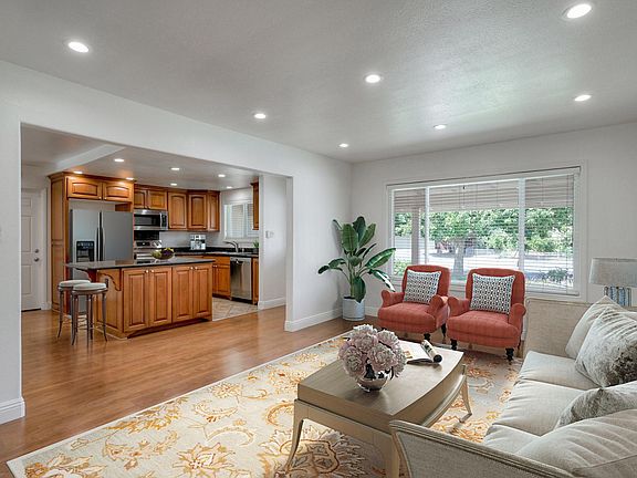 5th image of 34293 Whitehead Ln