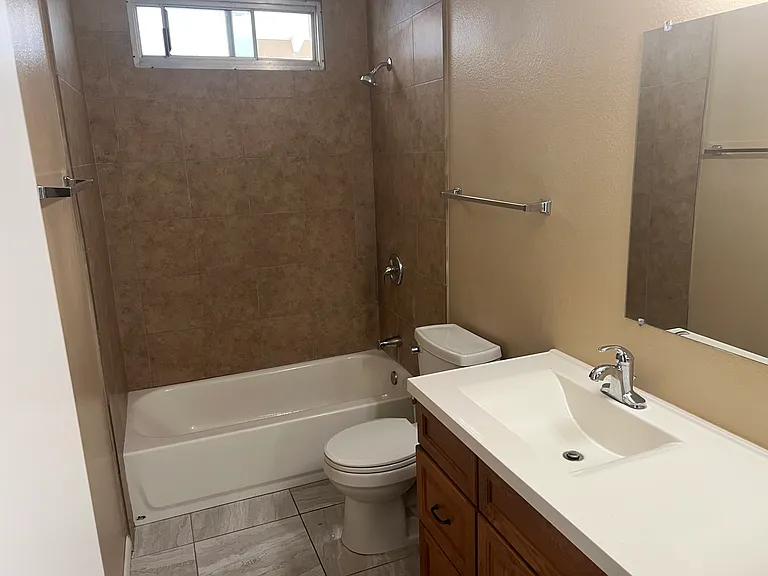 602 E Lodge Dr — Photo 6