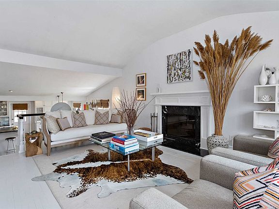 4th image of 124 Regent Dr