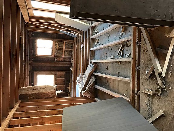 3rd image of 801 Mechanic St