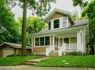 310 E Division St, Lemont, IL 60439