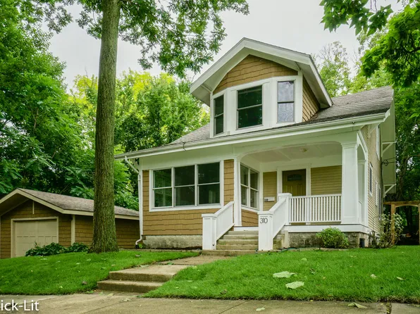 310 E Division St, Lemont, IL 60439